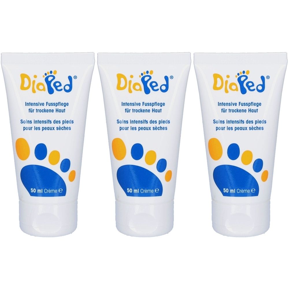 Drei Tuben DiaPed Trockenfußcreme. Weiße Tuben mit gelbem und blauem Logo. Text: Intensive Fußpflege für trockene Haut.