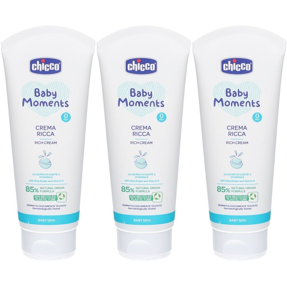 Drei Tuben Creme. Auf jeder Tube steht "chicco Baby Moments CREMA RICCA RICH CREAM". 85% natürlichen Ursprungs.