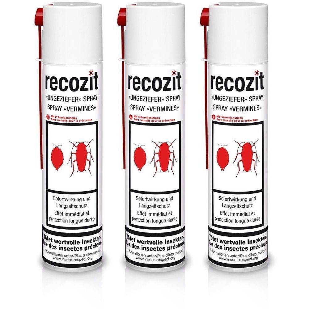Drei weiße Sprühflaschen mit roter Kappe. Aufschrift: Recozit Ungeziefer Spray. Illustrationen von Insekten.