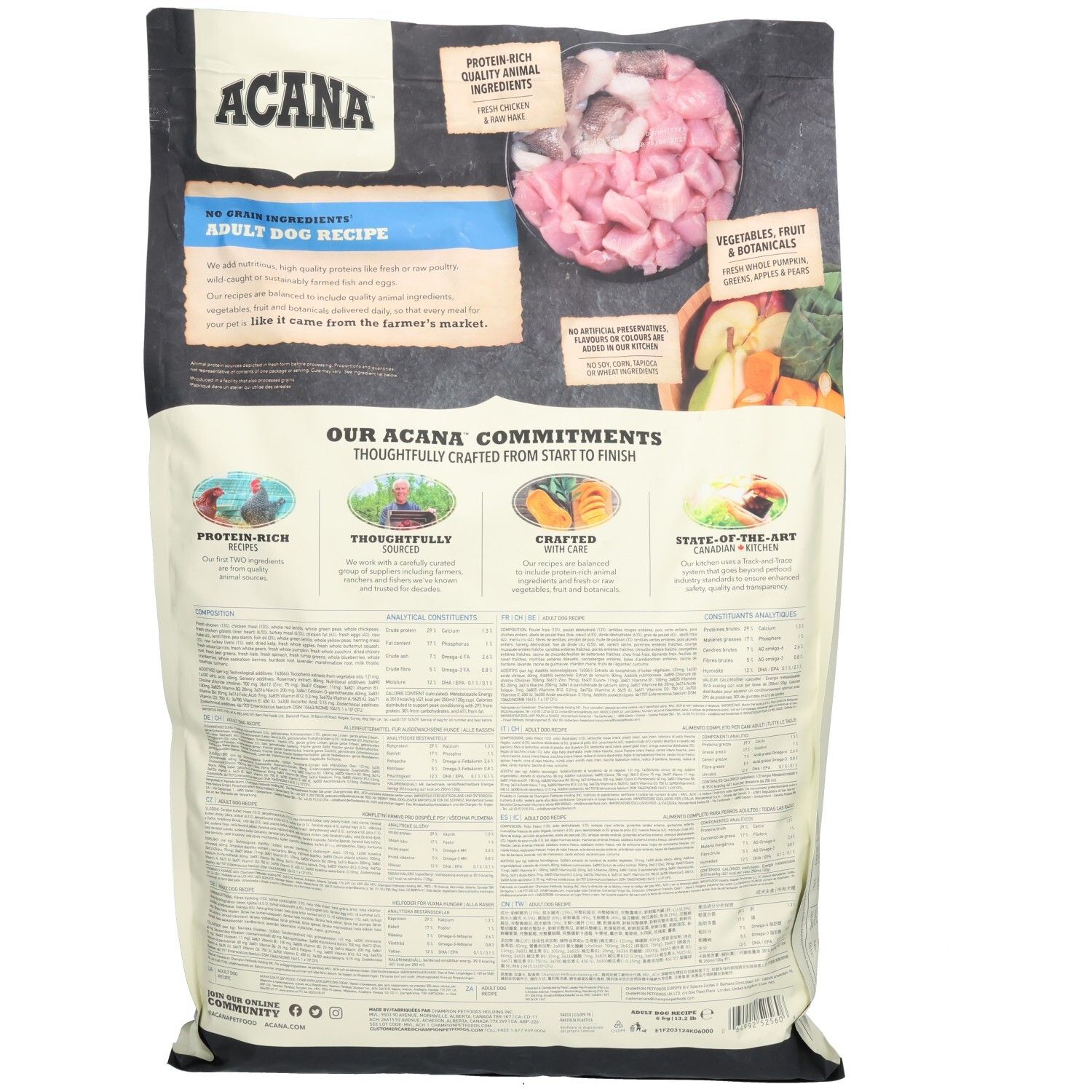 Hundefutterbeutel mit der Aufschrift ACANA. Aufdrucke von Fleisch und Gemüse. Text: Adult Dog Recipe. Rückseite mit Text und Logos.