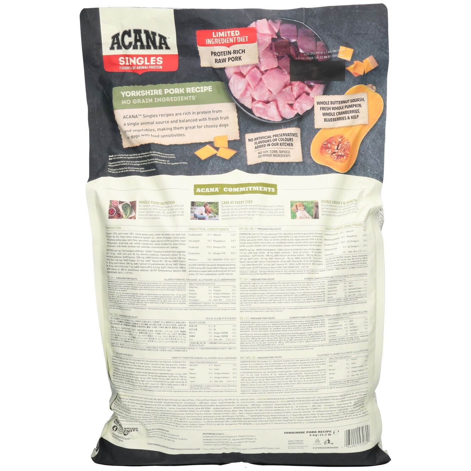 Rückseite der ACANA SINGLES YORKSHIRE PORK-Verpackung. Enthält Text und Abbildungen von Zutaten wie Schweinefleisch und Kürbis. Marke ACANA.