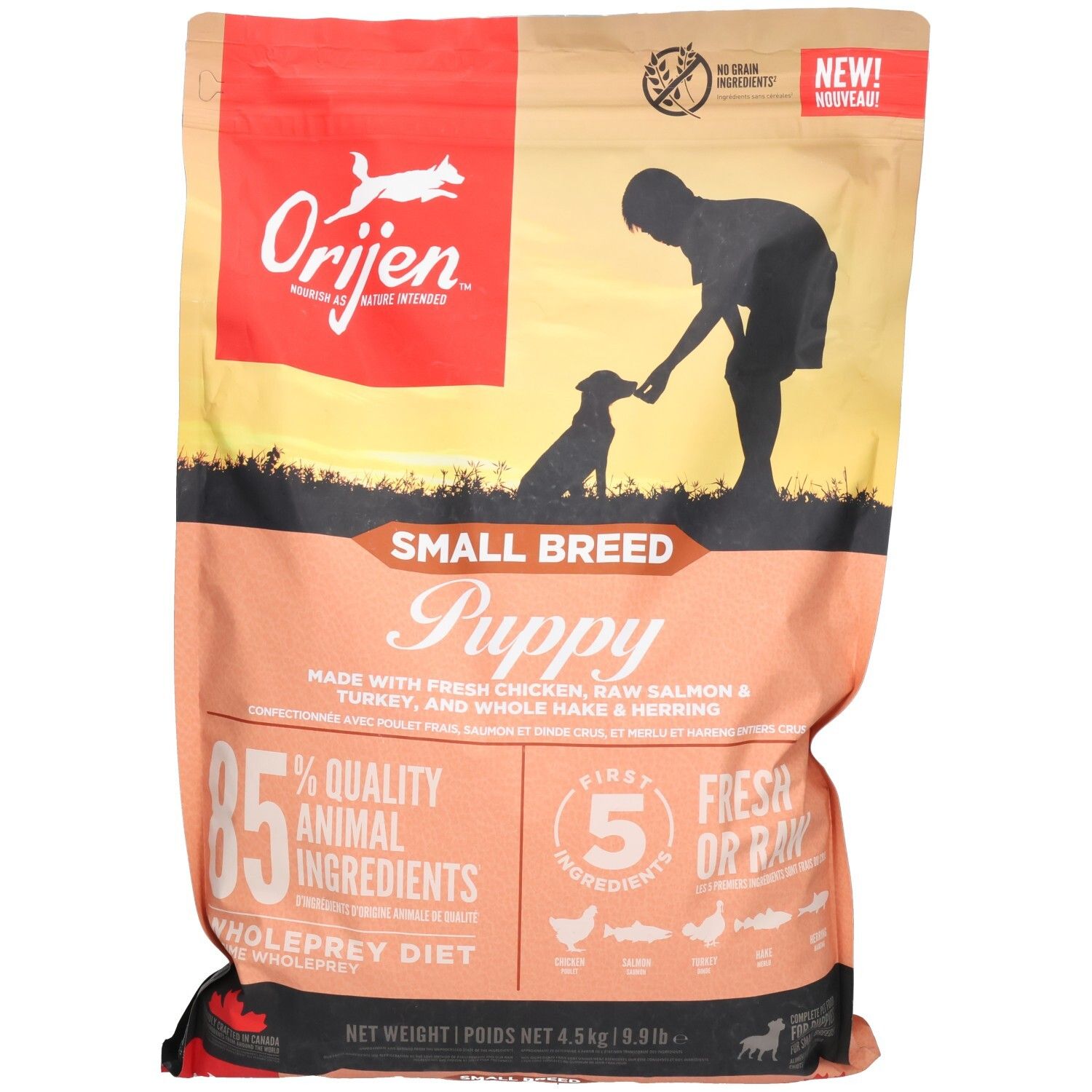Beutel ORIJEN Puppy Small Breed. Rotes Logo, Text: 85% tierische Zutaten, Wholeprey Diet. Abbildung: Hund und Person.