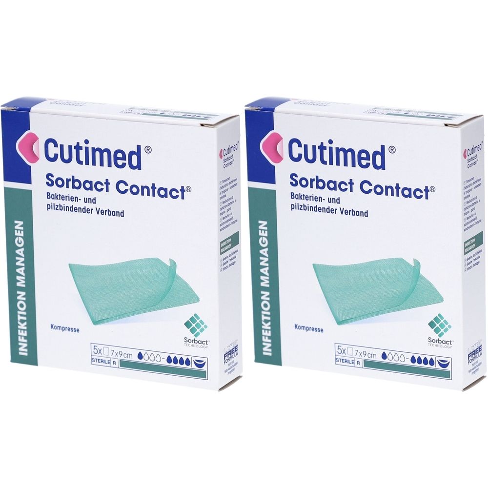 Zwei Kartons Cutimed Sorbact Kontakt Kompresse. Aufdruck: Bakterien- und pilzbindender Verband, 5x7x9cm. Grünliche Kompressen sichtbar.