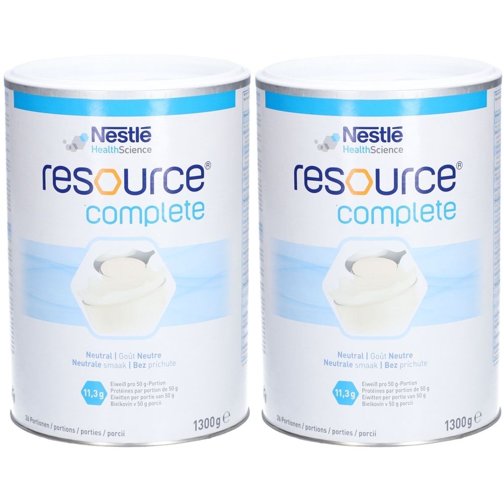 Zwei Dosen Nestlé Resource Complete. Weiße Dosen mit blauem und silbernem Design. Aufschrift: Resource Complete, 1300g, 11.3g pro Portion.