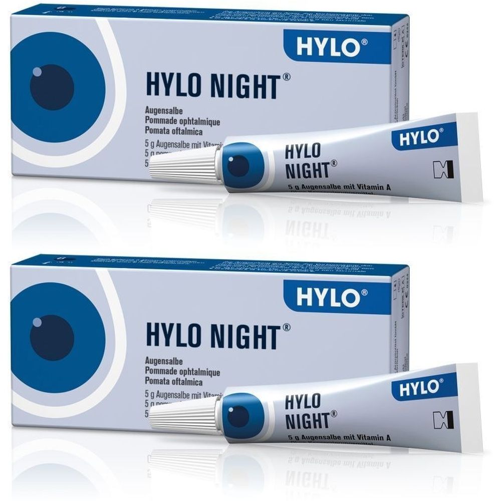 Zwei Packungen und Tuben HYLO NIGHT Augensalbe. Blaue Augen-Grafik auf Schachtel. Tuben mit Schriftzug HYLO NIGHT.