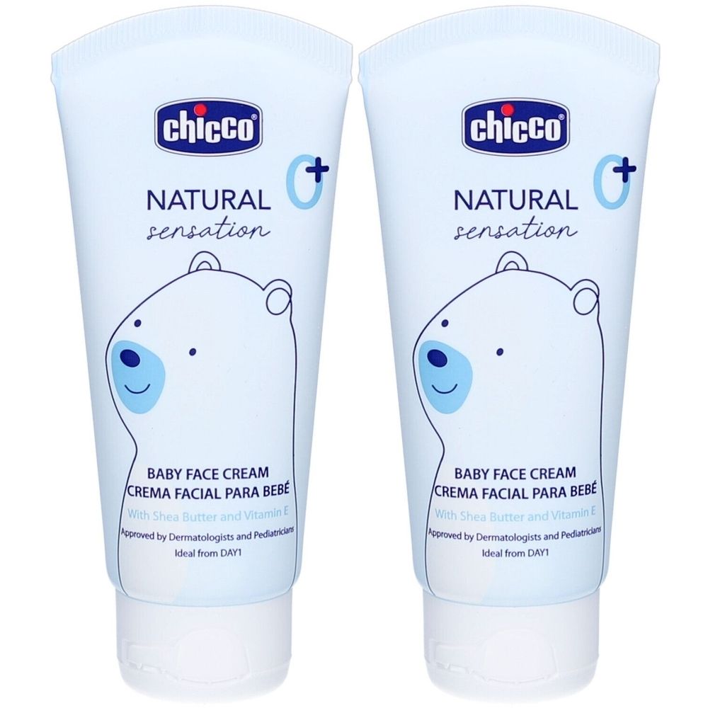 Deux tubes de crème pour le visage pour bébé. Tubes bleu clair avec bouchon blanc. Inscription : Chicco, Natural Sensation, Baby Face Cream. Illustration d'ours.