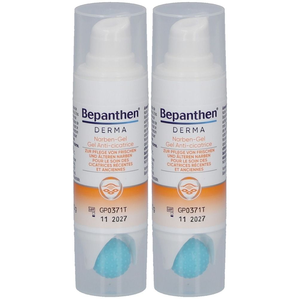 Zwei Flaschen Bepanthen Derma Narben-Gel. Weiße Flaschen mit transparenten Kappen. Text: Narben-Gel, Anti-cicatrice.
