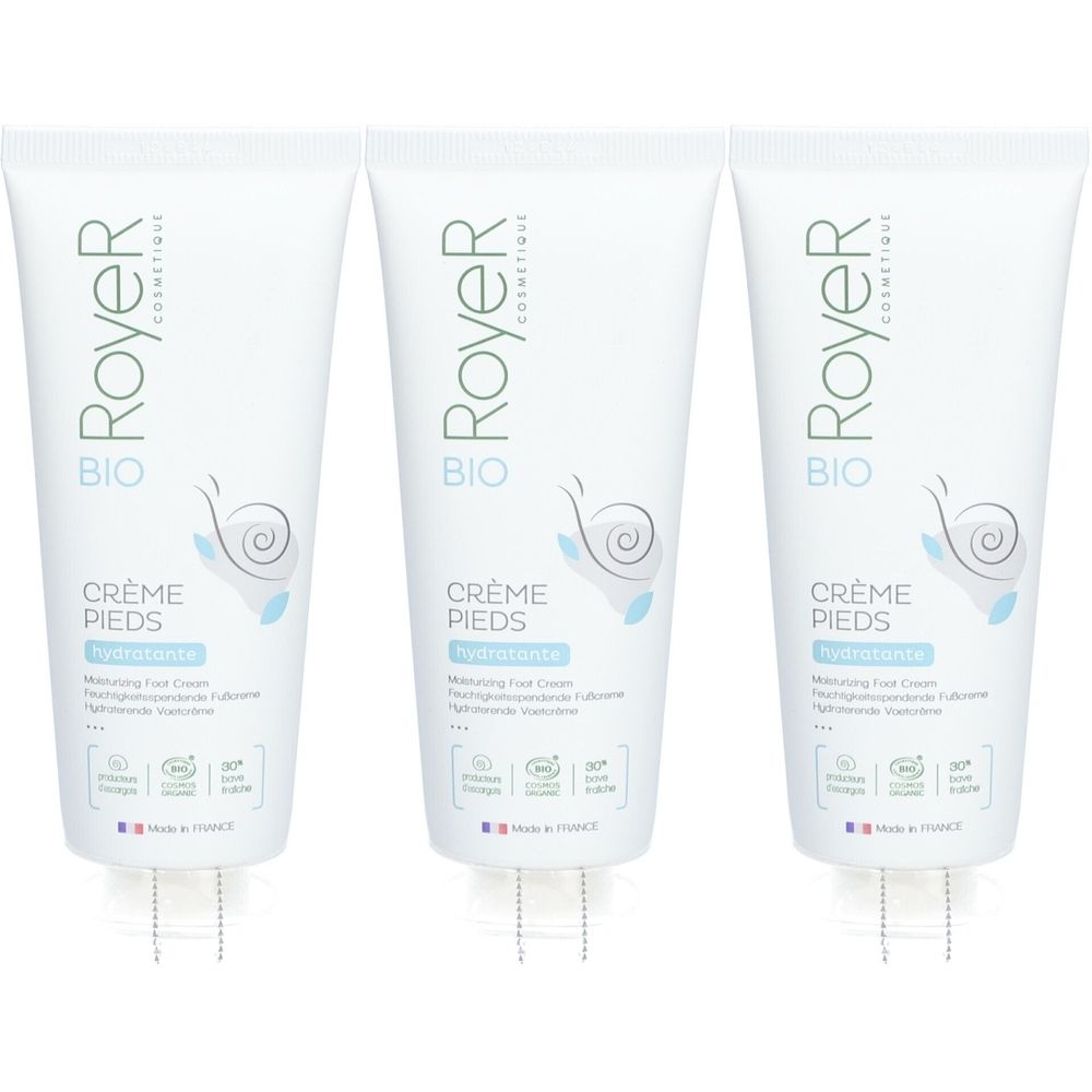 Trois tubes de crème pour les pieds. Blanc, texte bleu et logo. Inscription: Crème Pieds, Bio. Certifications.