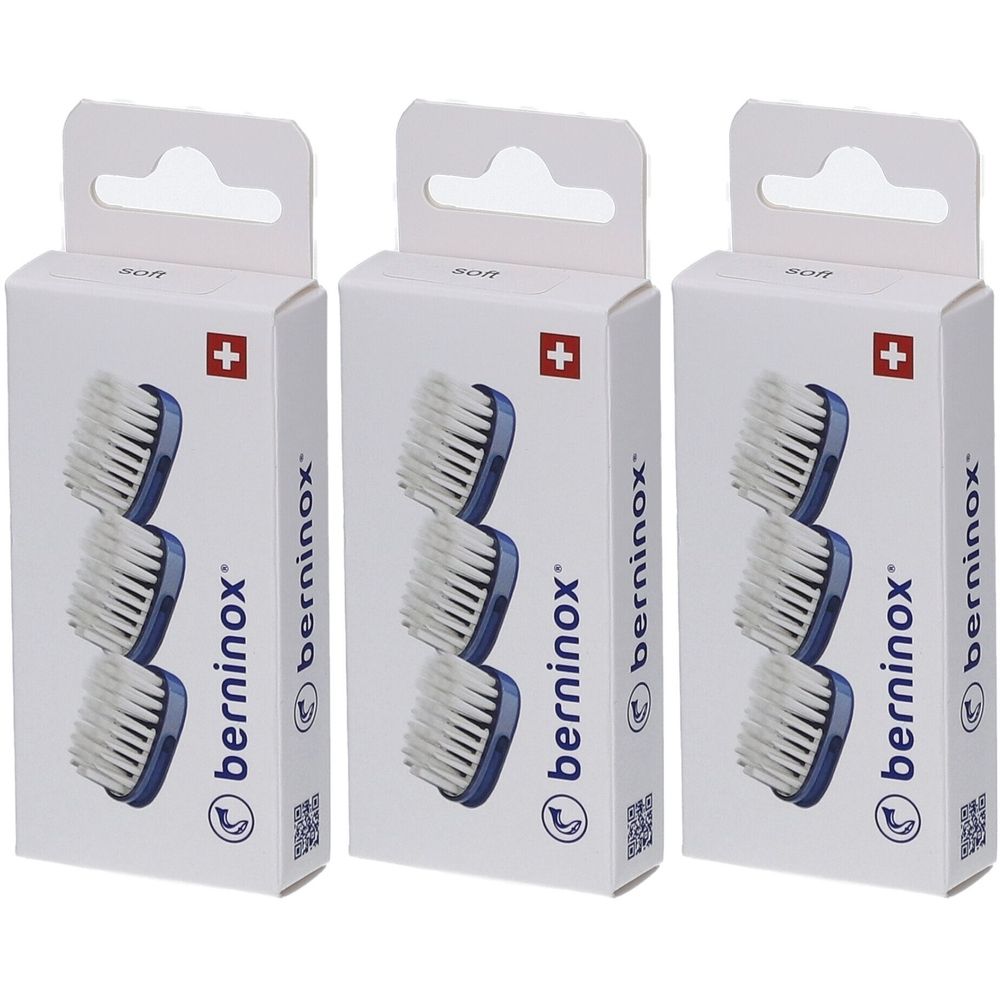 Drei Packungen mit berninox Ersatzköpfen. Jede Packung zeigt drei blaue Bürstenköpfe mit weißen Borsten. Schweizer Kreuz.