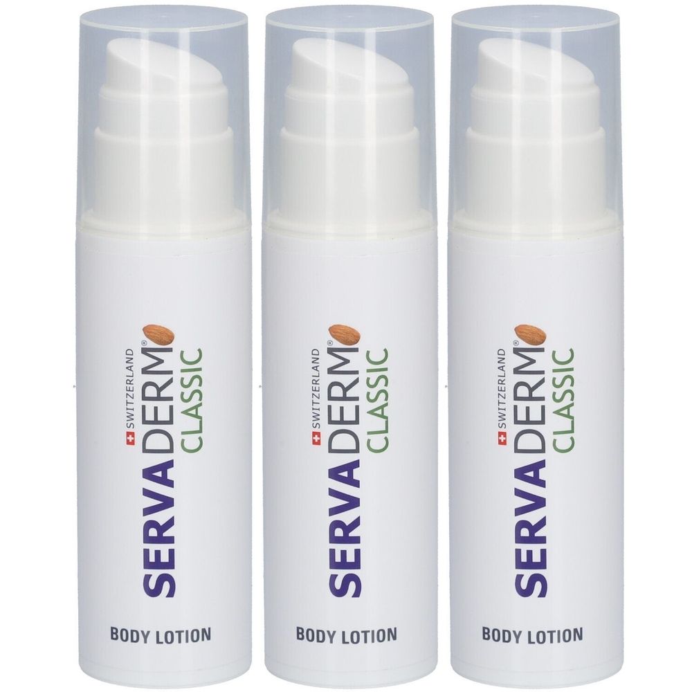 Drei weiße Flaschen mit Pumpverschluss. Aufschrift: Servaderm Classic Body Lotion. Mit Schweizer Kreuz und Mandel-Logo.