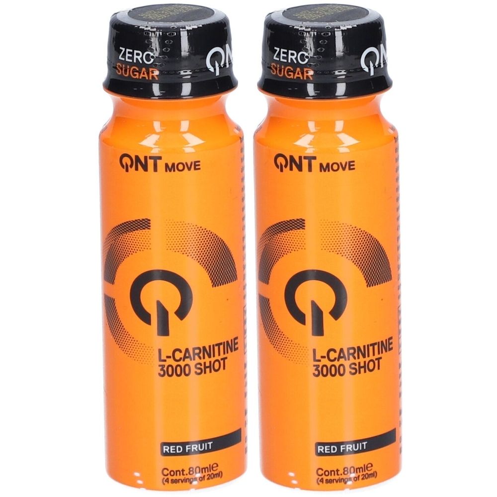 Zwei Flaschen mit orangefarbenem Etikett. Aufschrift: L-Carnitine 3000 Shot, Red Fruit. Schwarzer Deckel mit Aufschrift Zero Sugar.