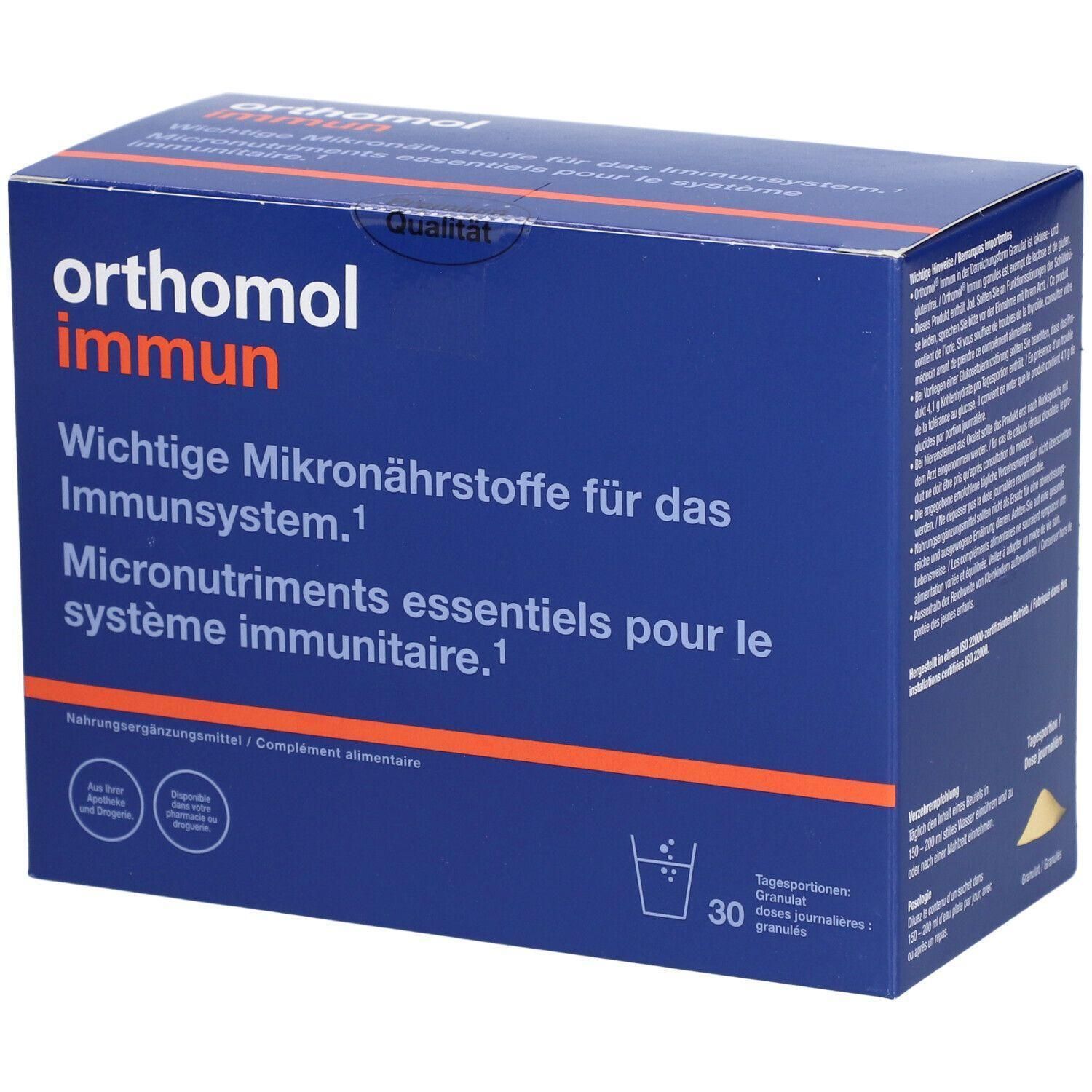 Blau-weiße Schachtel mit der Aufschrift "orthomol immun". Enthält 30 Tagesportionen Granulat. Aufschrift: Wichtige Mikronährstoffe für das Immunsystem.