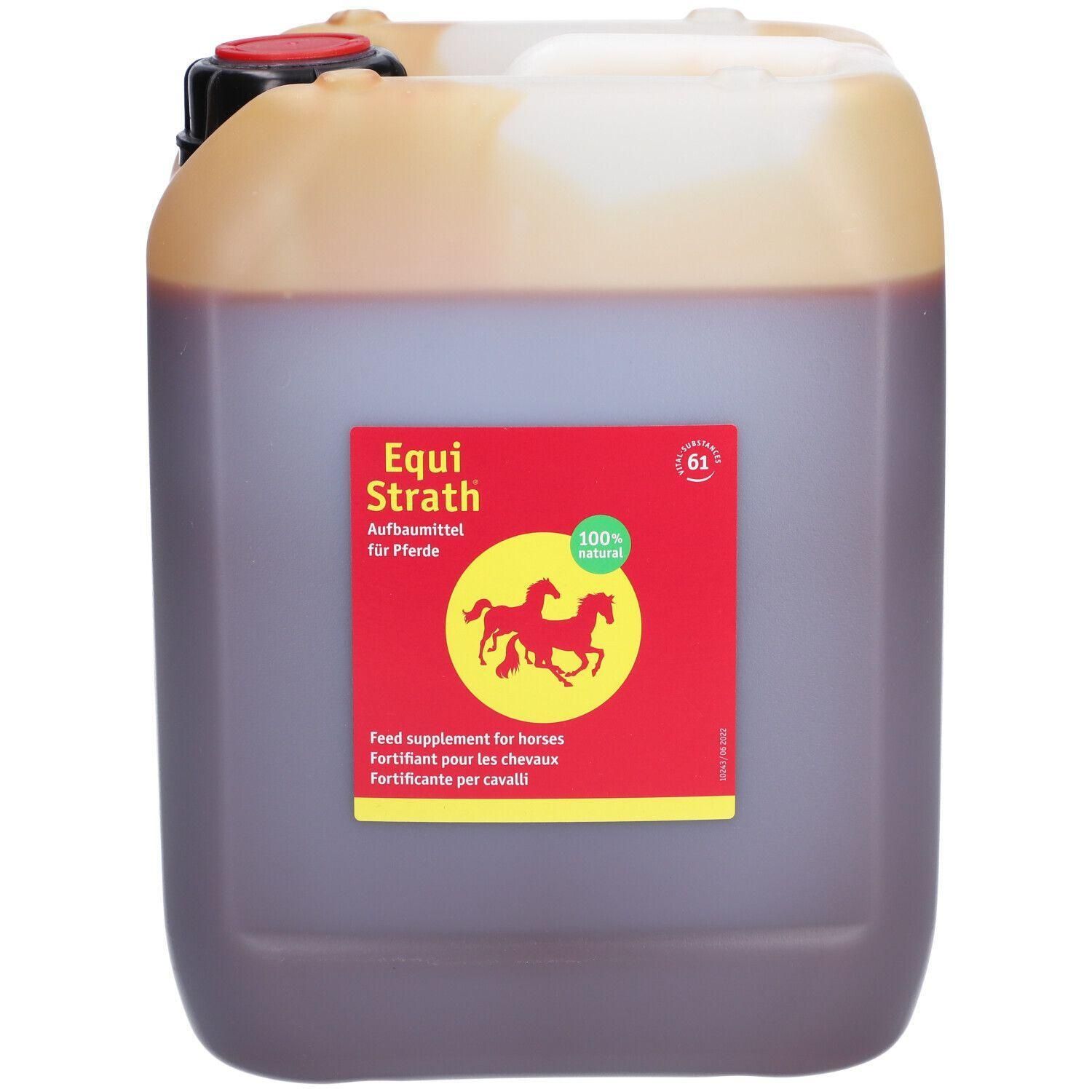 Behälter mit Flüssigkeit. Roter Aufkleber mit "Equi Strath" und Pferde-Logo. Text: Aufbaumittel für Pferde, 100% natural.