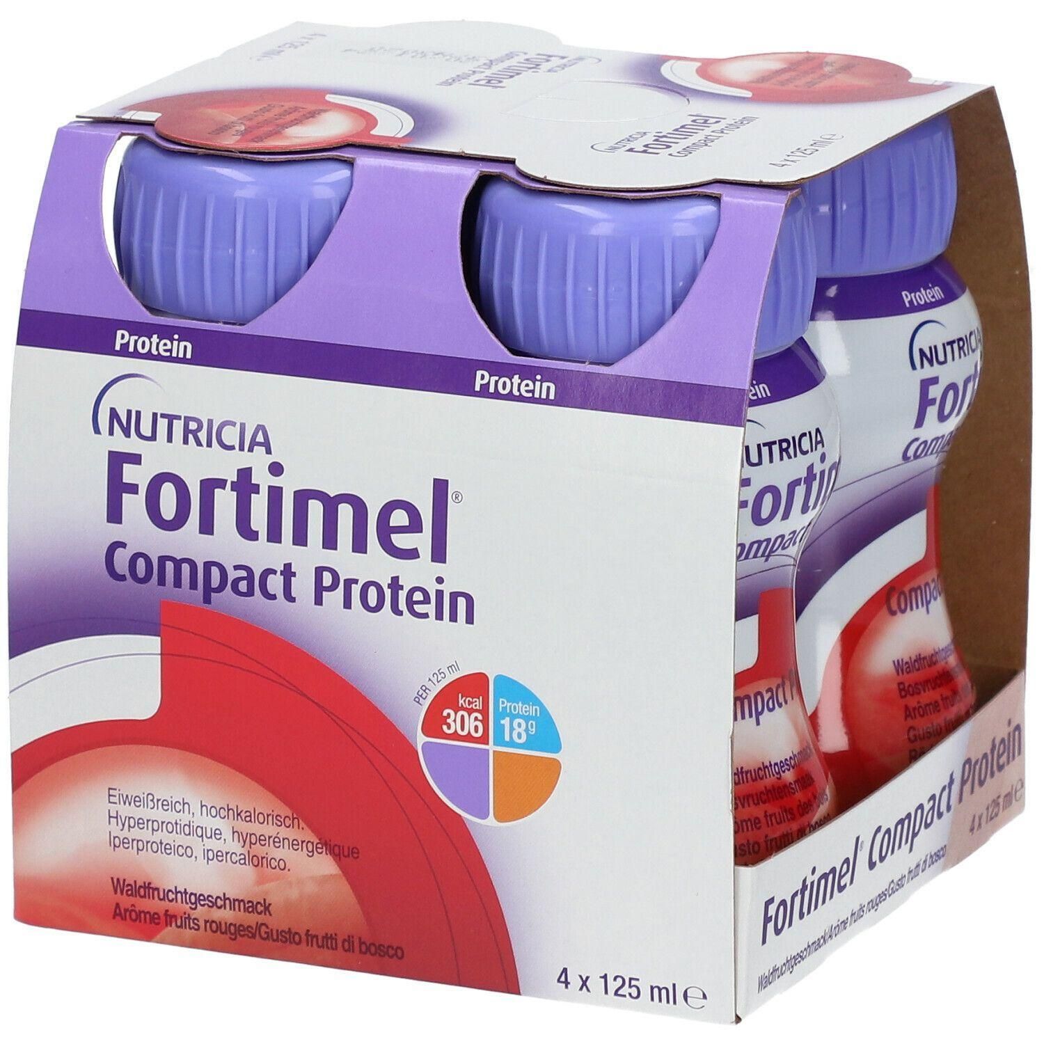 Emballage de quatre bouteilles Fortimel Compact Protein. Bouteilles avec bouchons violets. Inscription : Nutricia Fortimel Compact Protein, fruits des bois.