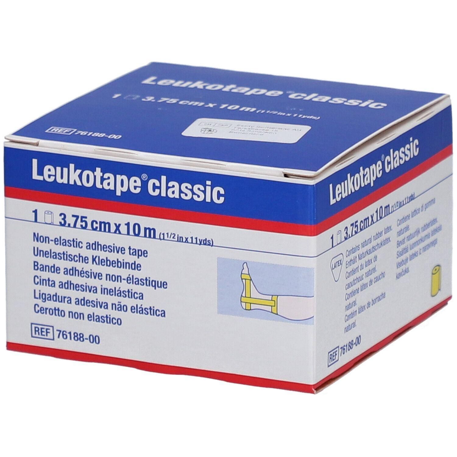 Blau-weiße Verpackung von Leukotape classic. Aufdruck: 3,75 cm x 10 m. Text in mehreren Sprachen. Illustration eines Verbands.