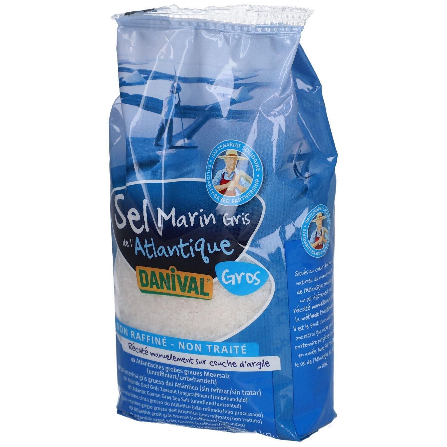 Sachet plastique transparent de gros sel marin. Inscription bleue : Sel Marin Gris de l'Atlantique, Danival, Gros. Logo de certification.