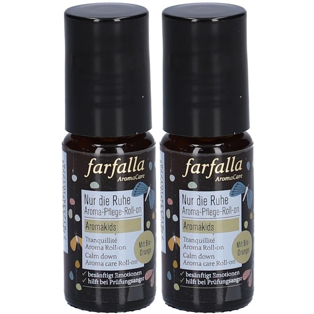 Zwei kleine braune Glasflaschen mit schwarzem Schraubverschluss, bedruckt mit "farfalla AromaCare Aromakids Nur die Ruhe".