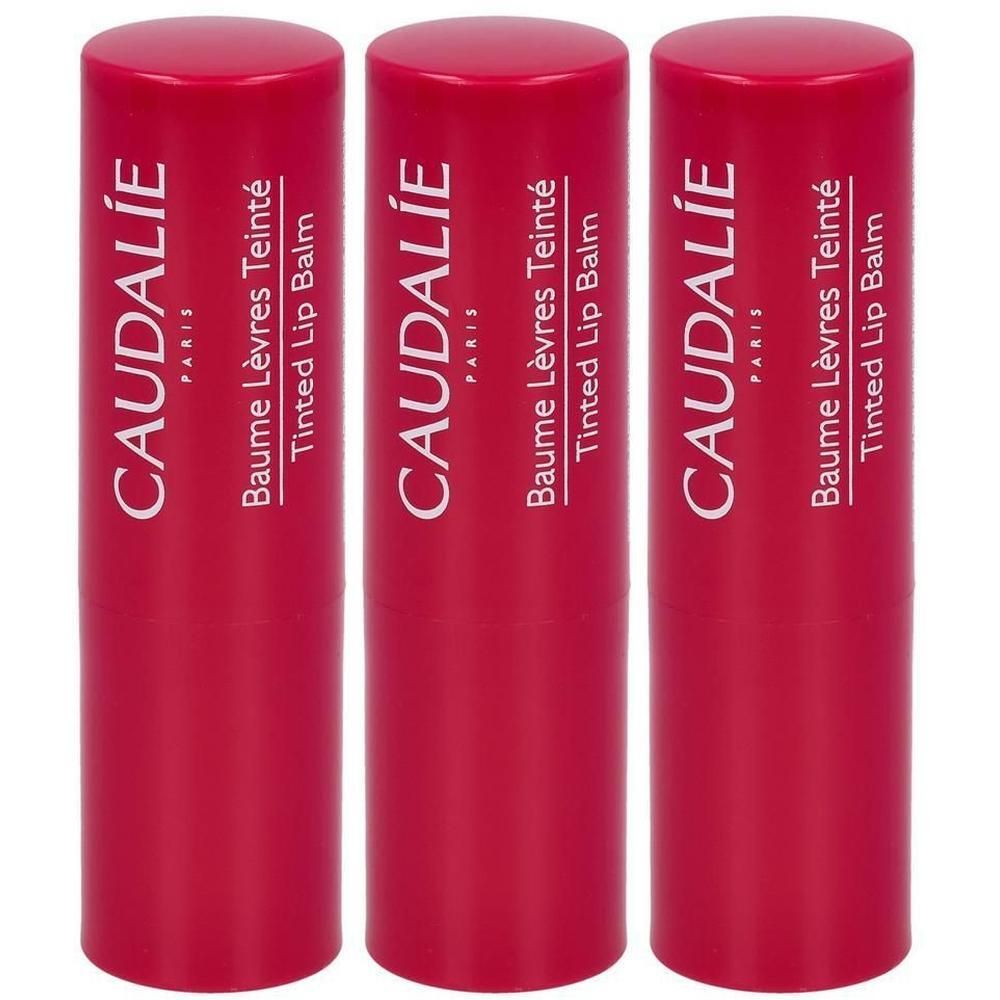 Drei rote Lippenbalsam-Stifte. Auf jedem Stift steht CAUDALIE PARIS, Baume Lèvres Teinté, Tinted Lip Balm.