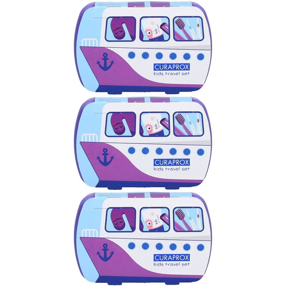 Drei violette CURAPROX kids Travel Sets in Busform. Jedes Set hat Fenster mit Figuren und den Schriftzug 'CURAPROX kids travel set'.