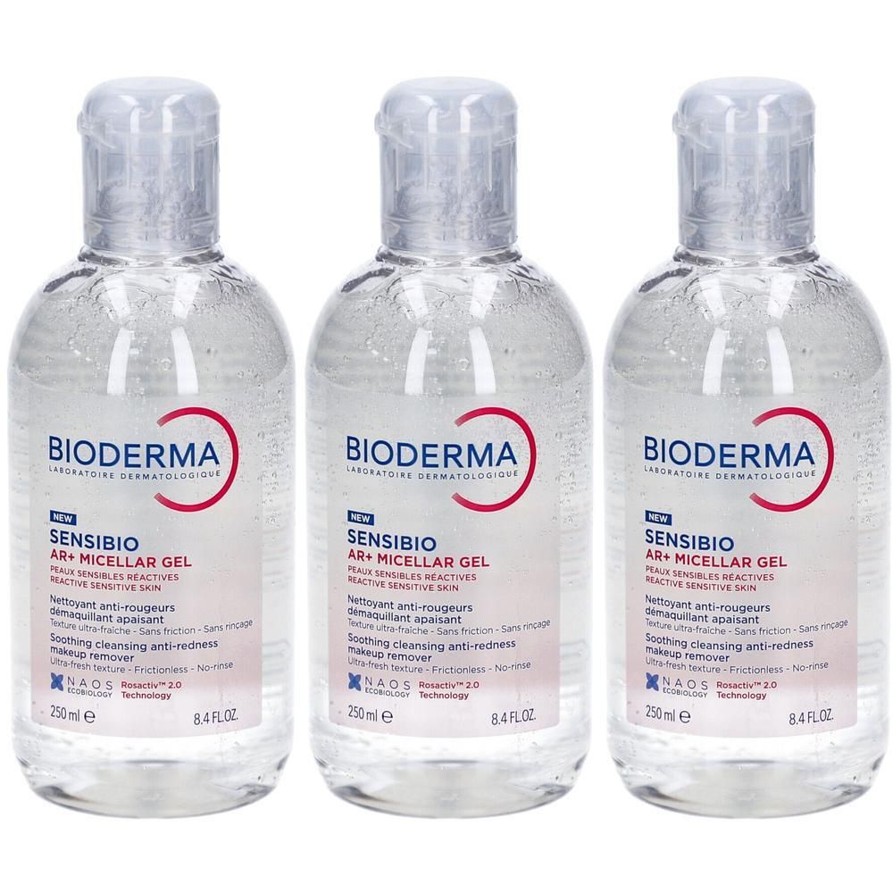 Drei transparente Flaschen mit weißem Deckel. Auf jeder Flasche steht "BIODERMA SENSIBIO AR+ MICELLAR GEL".