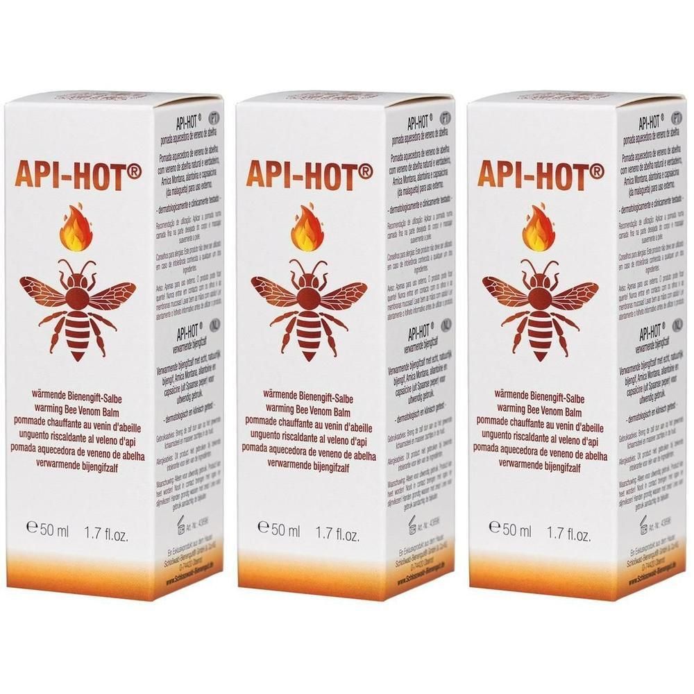 Drei weiße Kartons mit Produktaufdruck. Oben steht API-HOT, darunter eine Biene und Flamme. Text in mehreren Sprachen.