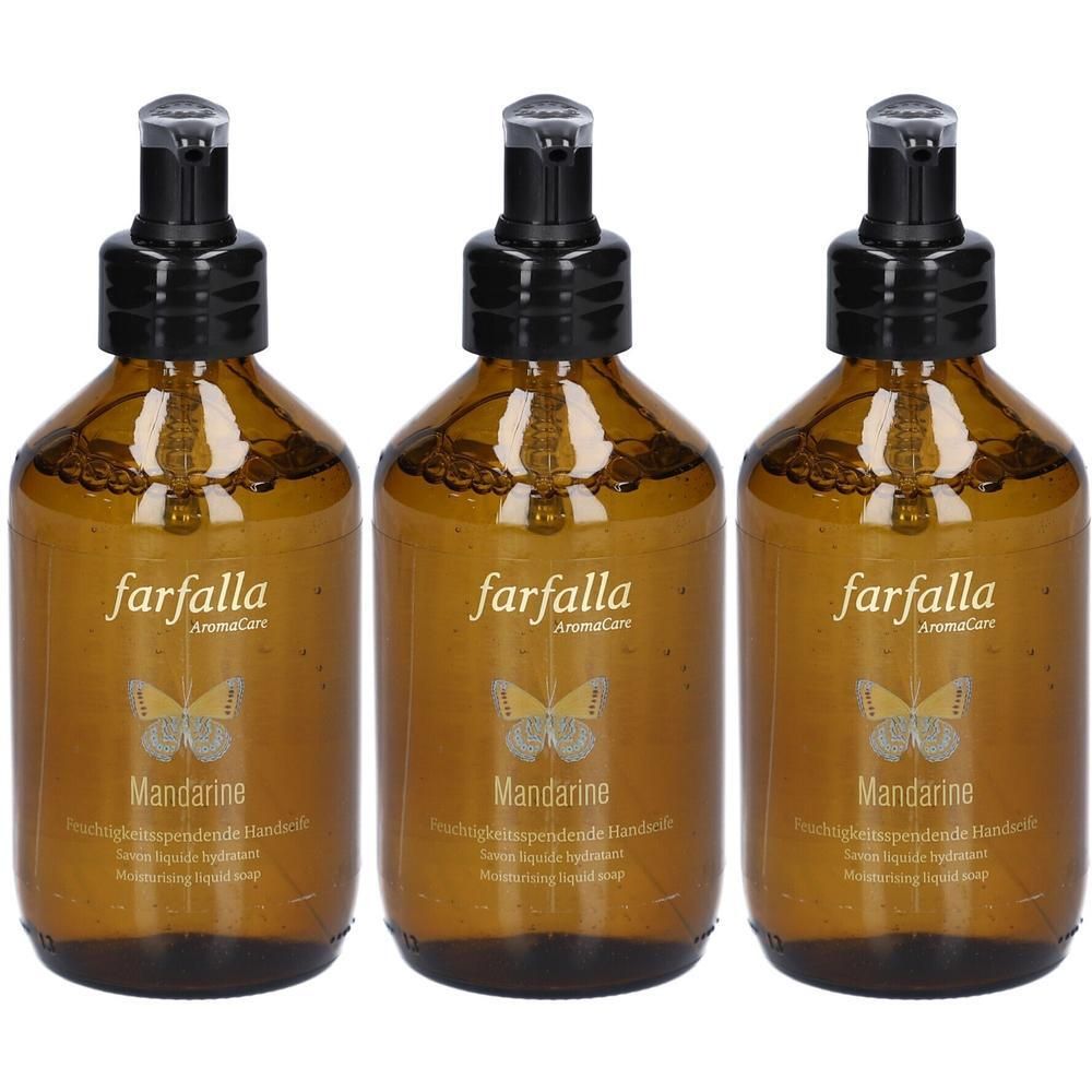 Drei braune Flaschen mit schwarzem Pumpkopf. Auf jeder Flasche steht "farfalla AromaCare" und "Mandarina".