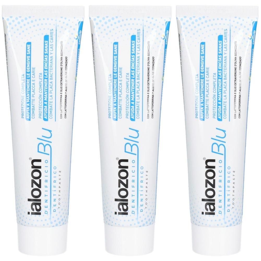 Drei Tuben Zahnpasta. Auf jeder Tube steht "ialozon Blu". Die Verpackung ist weiß mit blauen Akzenten und Text.