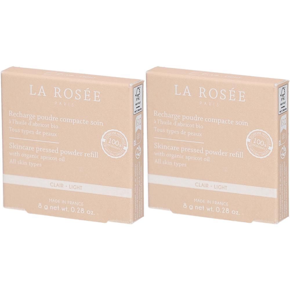 Zwei rechteckige Kartons. Aufschrift: LA ROSÉE, Recharge poudre compacte soin, Skincare pressed powder refill, Clair-Light. 8 g.