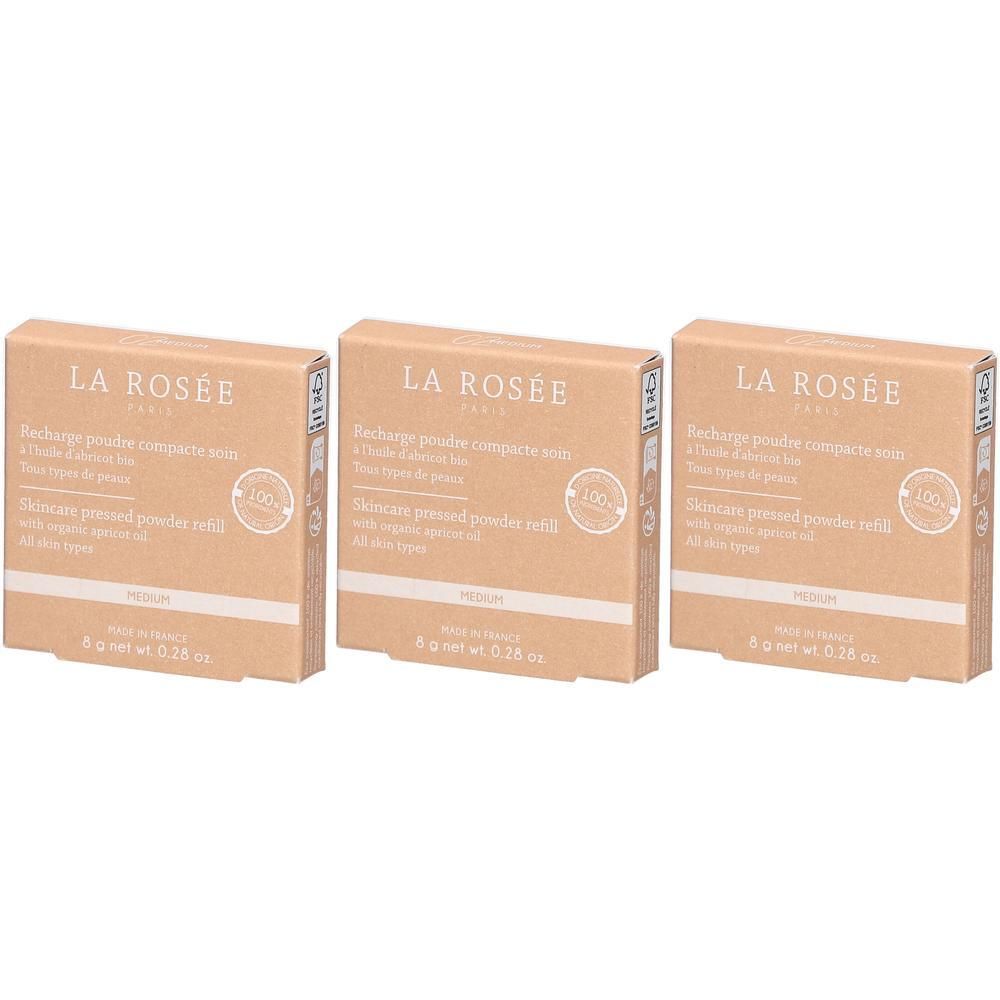 Drei Kartons LA ROSEE Puder-Nachfüllung. Beige Verpackung mit Produktinformationen und Logo. 8g Inhalt.