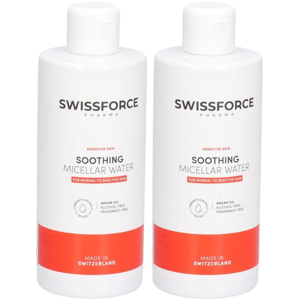 Zwei weiße Flaschen mit weißem Deckel. Aufschrift: SWISSFORCE, SOOTHING MICELLAR WATER. Roter Streifen mit Text. Hergestellt in der Schweiz.