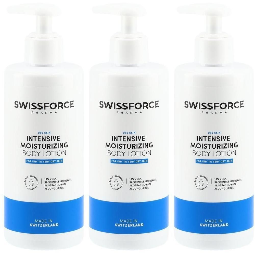 Drei weiße Flaschen mit Pumpaufsatz. Aufschrift: SWISSFORCE, INTENSIVE MOISTURIZING BODY LOTION. Blaue Banderole. Hergestellt in der Schweiz.