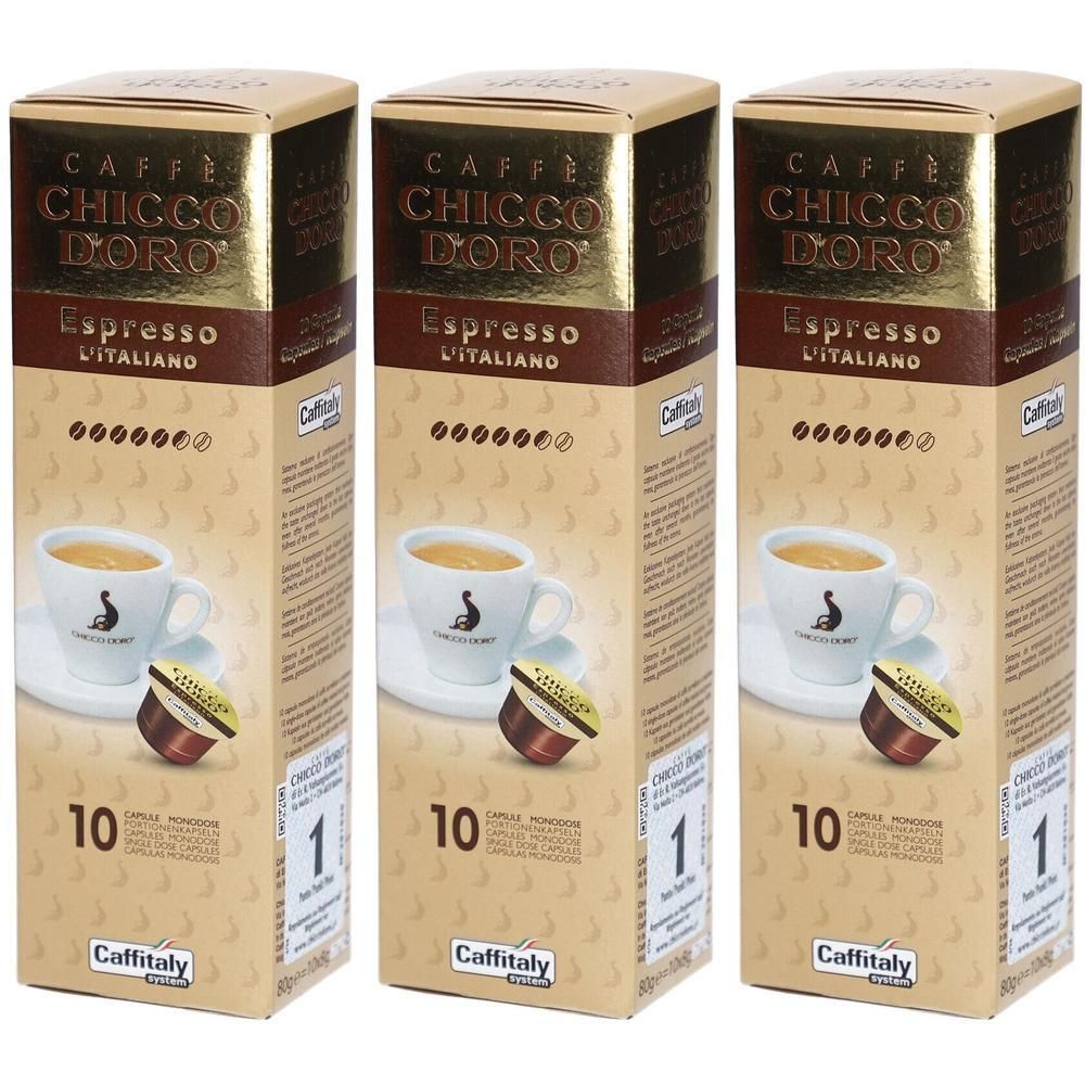 Drei Packungen Kaffee-Kapseln. Aufschrift: CHICCO D ORO Espresso Italiano. Jede Packung enthält 10 Kapseln. Caffitaly-Logo.