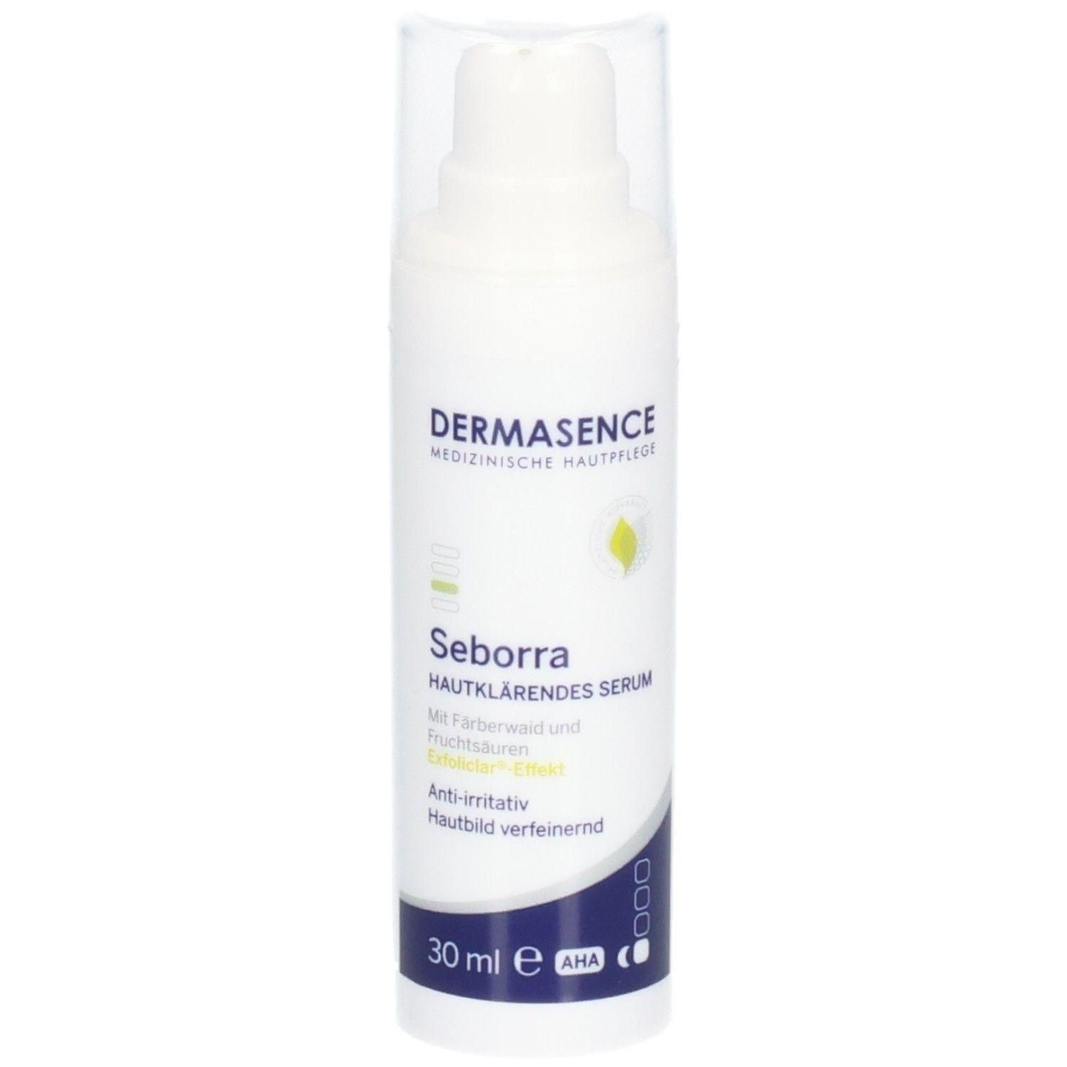 Weiße Flasche mit Sprühkopf. Beschriftung: DERMASENCE, Seborra Hautklärendes Serum, 30 ml. AHA-Zeichen.