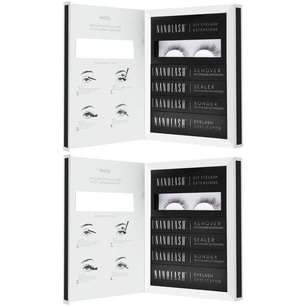 Deux kits de démarrage Nanolash DIY. Emballage ouvert avec cils, dissolvant, scellant, bonder et applicateur. Emballage noir avec texte blanc.