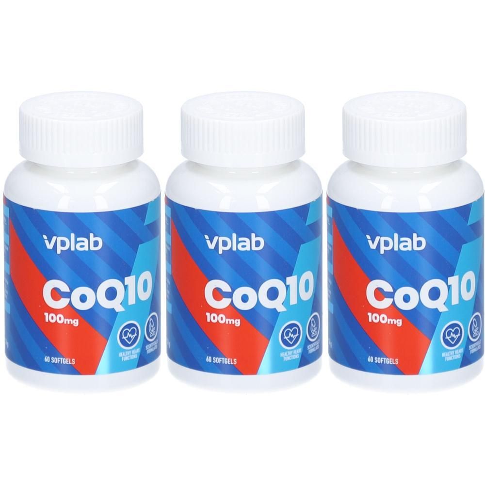 Drei weiße Flaschen mit blauen Etiketten. Auf den Etiketten steht "vplab CoQ10 100mg". Die Flaschen haben weiße Deckel.