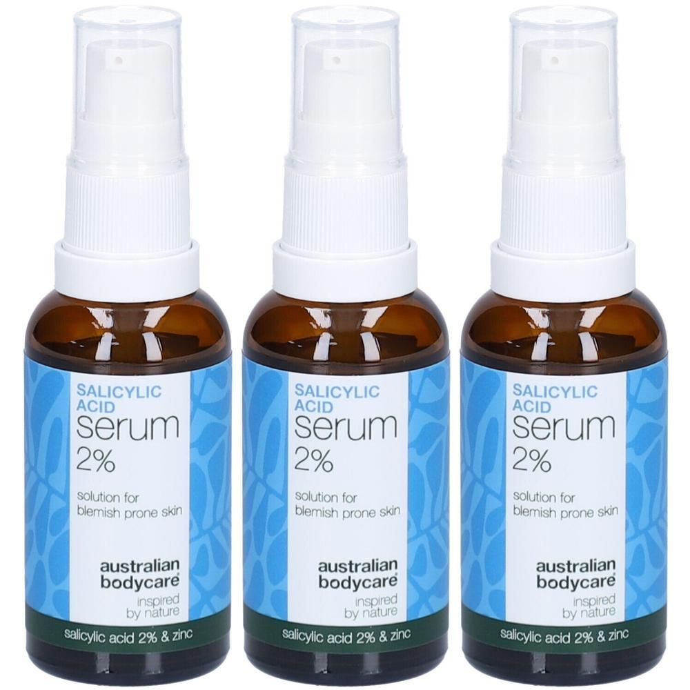 Trois flacons de sérum à l'acide salicylique 2% d'Australian Bodycare. Flacons en verre brun avec pompes.
