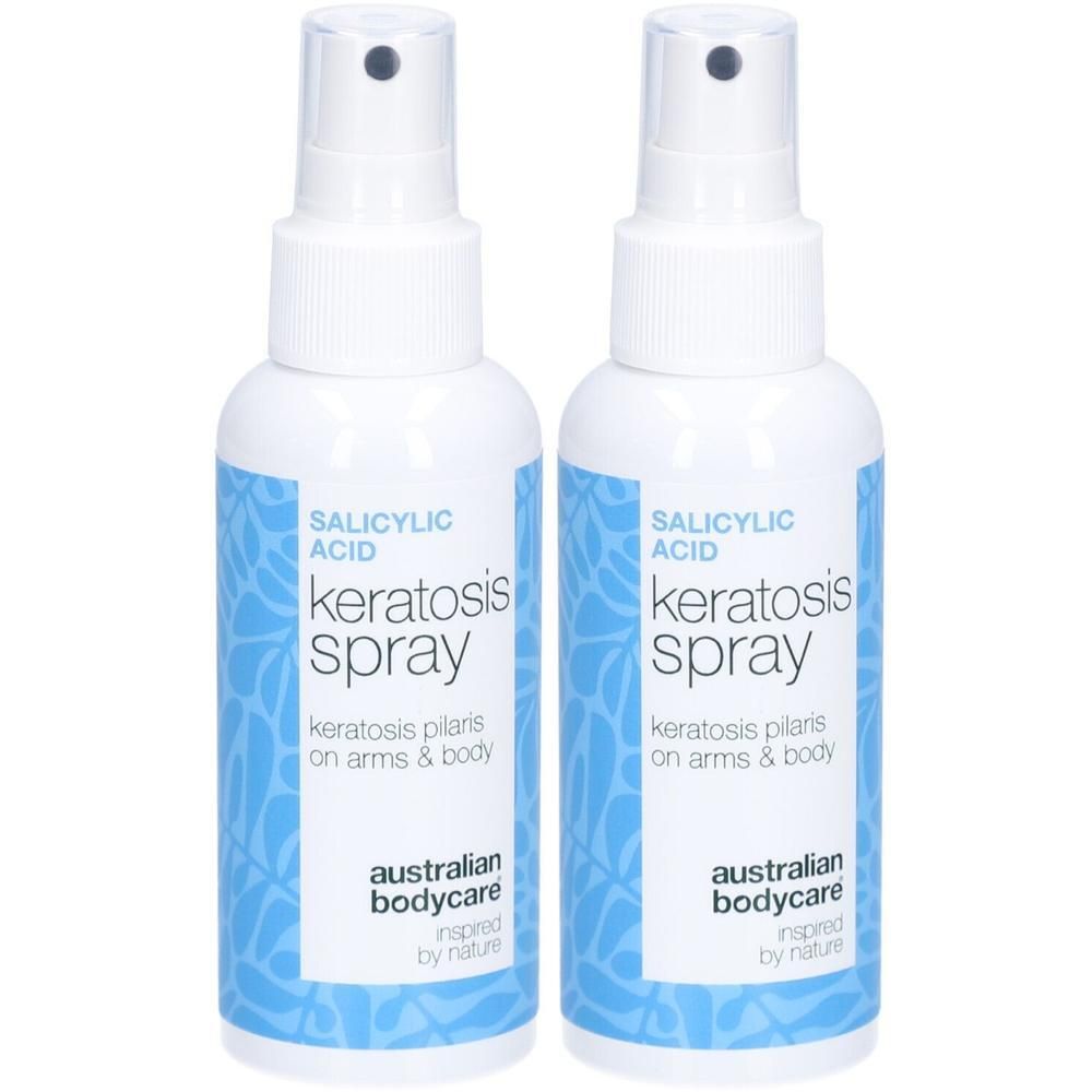 Zwei weiße Sprühflaschen mit blauer Beschriftung. Aufschrift: Salicylsäure Keratosis Spray. Marke: Australian Bodycare.