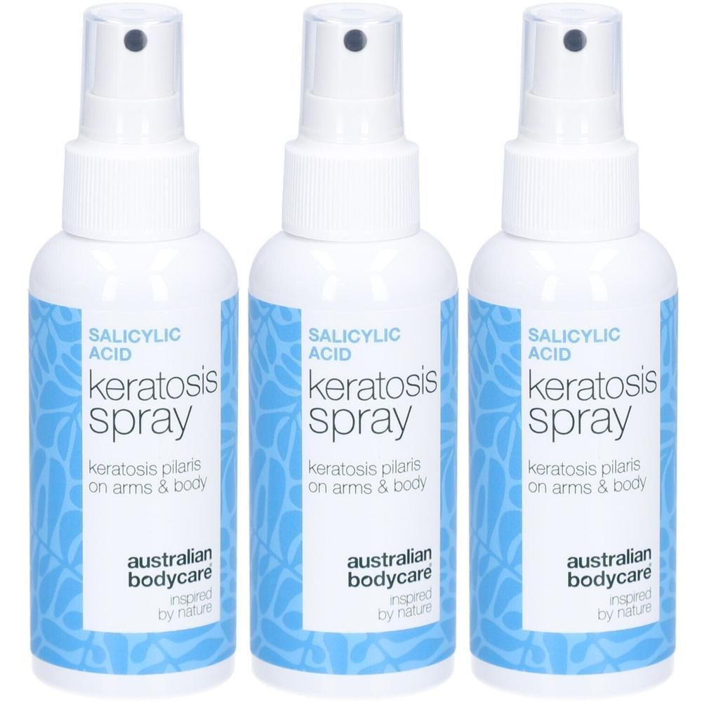 Drei weiße Sprühflaschen mit blauer Beschriftung. Aufschrift: Salicylsäure Keratosis Spray. Marke: Australian Bodycare.