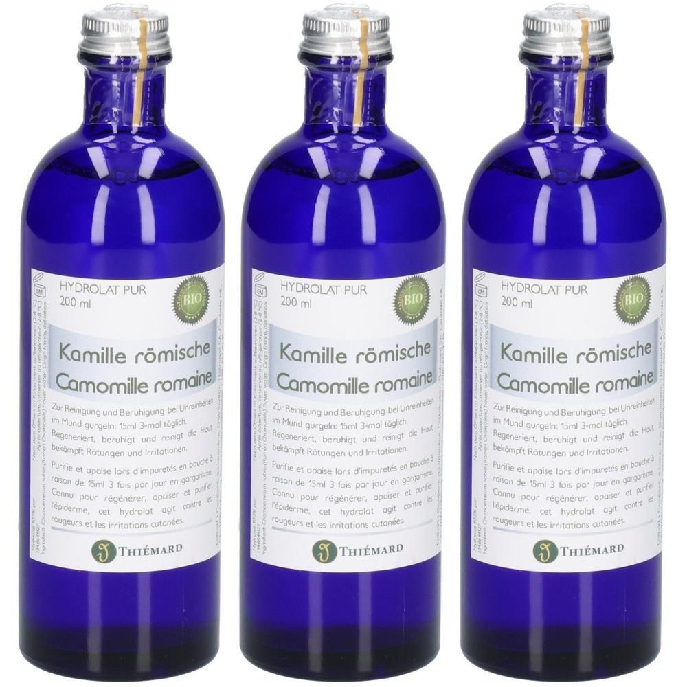 Drei blaue Glasflaschen mit je 200 ml Kamillenhydrolat von Thiémard, BIO-zertifiziert.