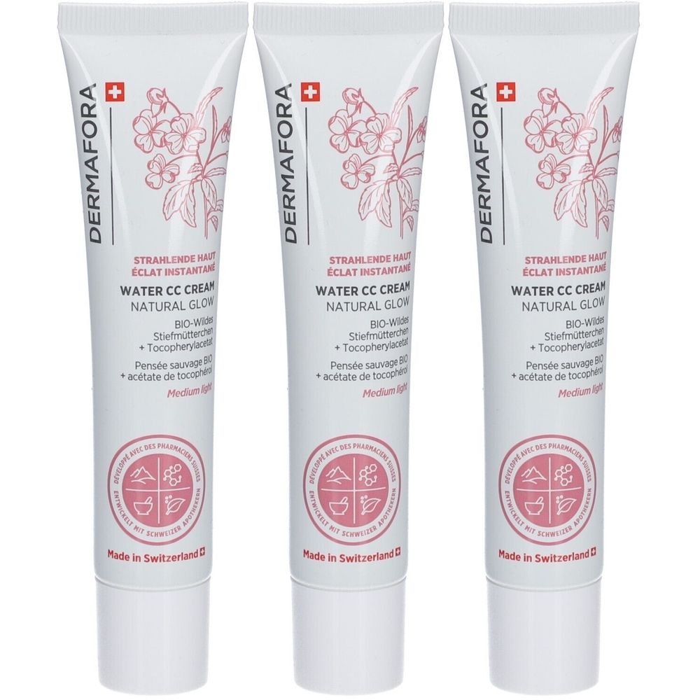 Drei Tuben Dermafora Water CC Cream. Weiße Tuben mit roter Schrift und Logo. Text: Water CC Cream, Natural Glow. Hergestellt in der Schweiz.