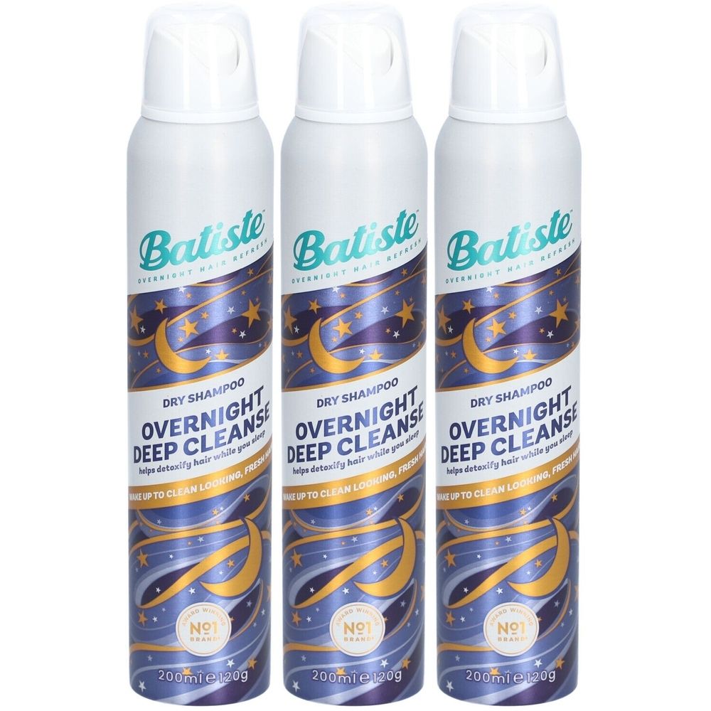 Drei Sprühflaschen mit weißem Deckel. Aufschrift: Batiste, Overnight Deep Clean Dry Shampoo. Sterne und Mond auf dem Hintergrund.