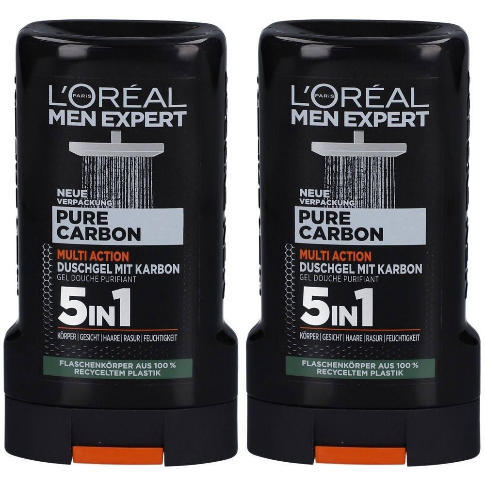 Deux flacons noirs de gel douche L'Oréal Men Expert. Inscription : Pure Carbon, 5 en 1. Corps du flacon en plastique 100% recyclé.
