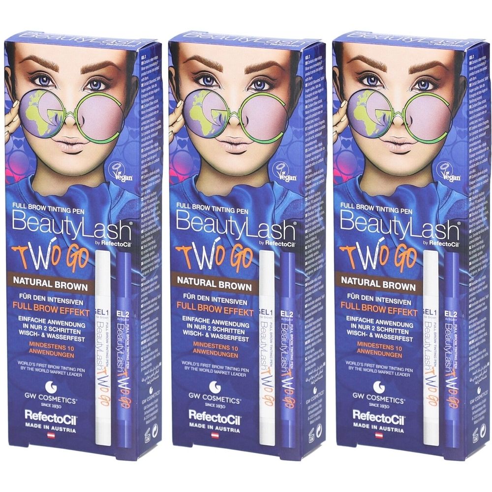 Drei Packungen BeautyLash Two Go Augenbrauenfarbstift in Naturbraun. Blaue Verpackung mit Abbildung eines Gesichts mit Brille.