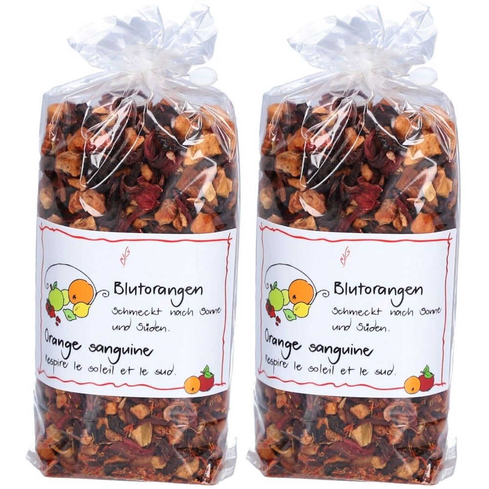 Zwei Beutel Früchtetee Blutorangen. Klare Verpackung mit Etikett. Aufschrift: Blutorangen, Orange sanguine. Enthält getrocknete Früchte.