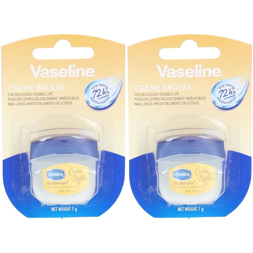 Zwei Lippenbalsam-Tiegel in Blisterverpackung. Blaue Deckel, transparente Tiegel. Aufschrift: Vaseline Crème Brulée, 72h Feuchtigkeit.