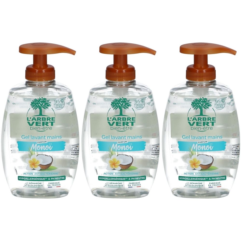 Drei Flaschen Handseife mit braunem Pumpverschluss. Aufschrift: L'ARBRE VERT, Gel lavant mains, Parfum Monoï. Kokosnuss- und Blütendesign.
