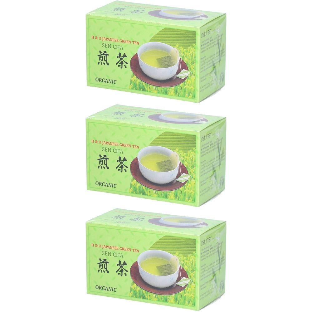 Drei grüne Kartons mit Aufdruck. Aufschrift: H & O Japanese Green Tea Sen Cha, ORGANIC. Abbildung einer Tasse Tee.