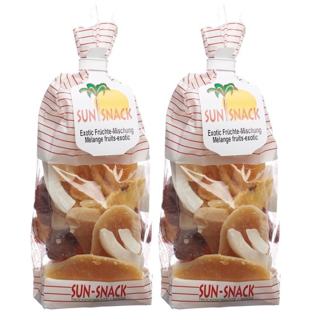 Deux sachets transparents de fruits secs. Inscription: SUN SNACK, mélange de fruits exotiques.