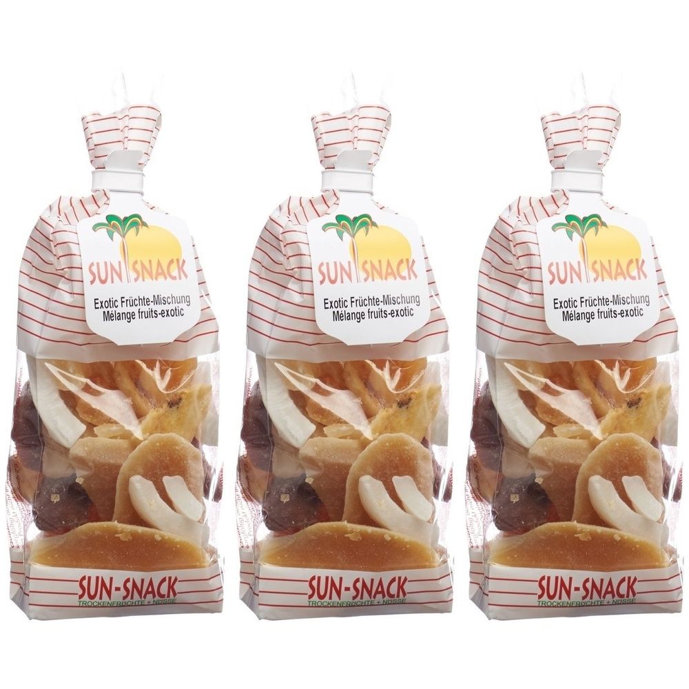 Trois sachets de SUN SNACK fruits exotiques. Emballage transparent avec rayure rouge et impression. Fruits secs visibles.