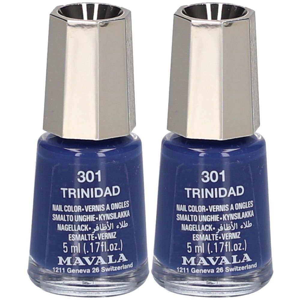 Deux flacons de vernis à ongles Mavala Mini Color Trinidad 301. Flacons de vernis bleu avec bouchons argentés. Inscription : 5 ml, Mavala.